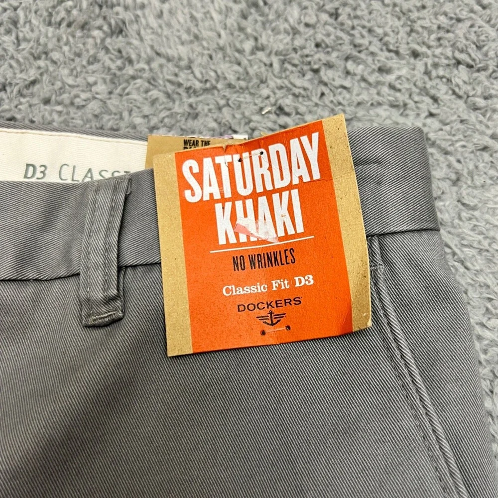 Dockers Saturday Khaki Mens 38x30 Grey New D3 Classic Fit No Wrinkle Chino Pants